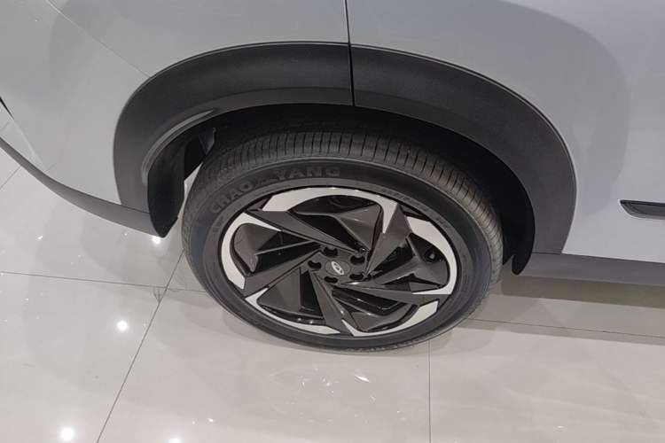 Used Chery Explore 06 C-DM 2024 Luxury Model Right Rear Wheel Hub