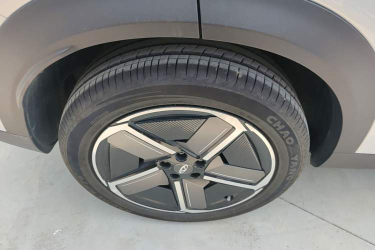 Used Chery Explore 06 C-DM 2024 Luxury Model Right Rear Wheel Hub
