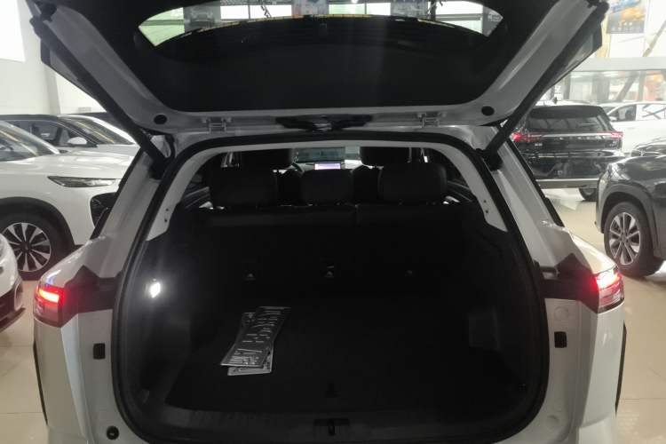 Used Chery Explore 06 C-DM 2024 Luxury Model Trunk