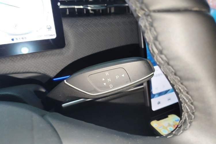 Used Chery Explore 06 C-DM 2024 Luxury Model Gear Lever