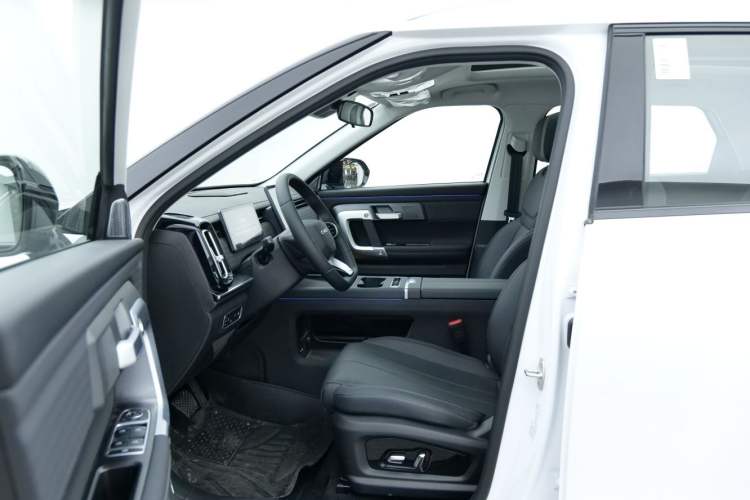 Used Chery Explore 06 C-DM 2024 Luxury Model Interior 4