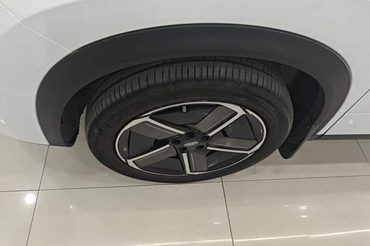 Used Chery Explore 06 C-DM 2024 Luxury Model Left Front Wheel Hub