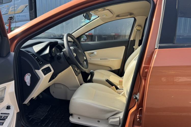 Used Chery Fengyun 2 2013 Hatchback 1.5L Manual Ruiyi Edition Interior 1
