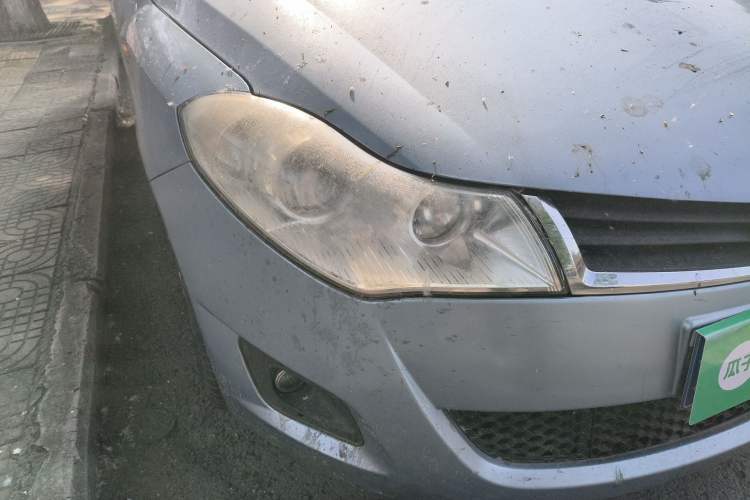 Used Chery Fengyun 2 2010 Hatchback 1.5L Ambition Model Right Front Headlight