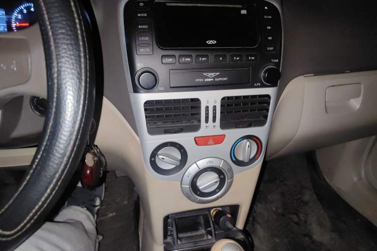 Used Chery Fengyun 2 2010 Hatchback 1.5L Ambition Model Audio And AC Panel