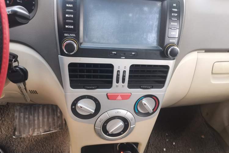Used Chery Fengyun 2 2010 Hatchback 1.5L Ambition Model Audio And AC Panel