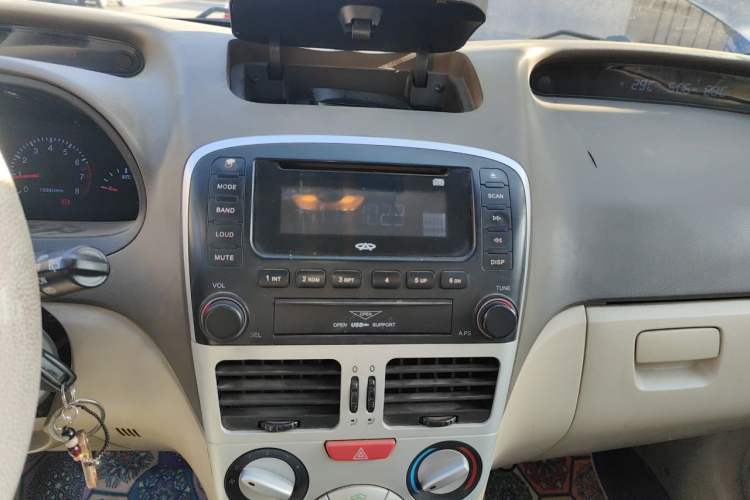 Used Chery Fengyun 2 2010 Hatchback 1.5L Ambition Model Audio And AC Panel
