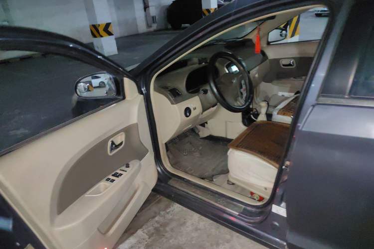 Used Chery Fengyun 2 2010 Hatchback 1.5L Ambition Model Driver Seat