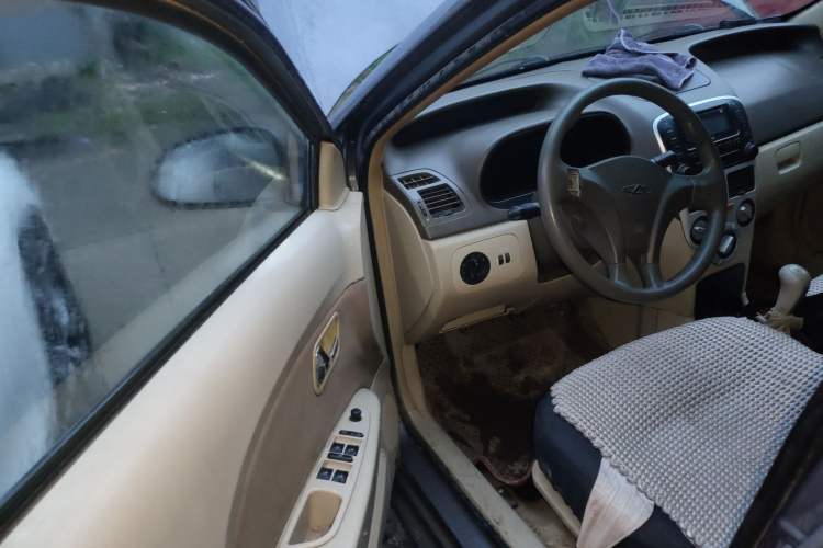 Used Chery Fengyun 2 2010 Hatchback 1.5L Ambition Model Driver Seat