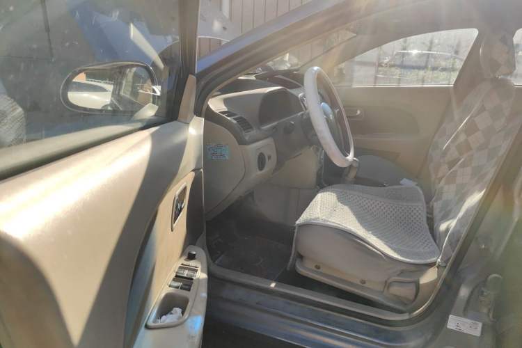 Used Chery Fengyun 2 2010 Hatchback 1.5L Ambition Model Driver Seat