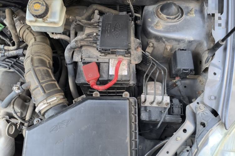 Used Chery Fengyun 2 2010 Hatchback 1.5L Powerful Model Engine Bay Left
