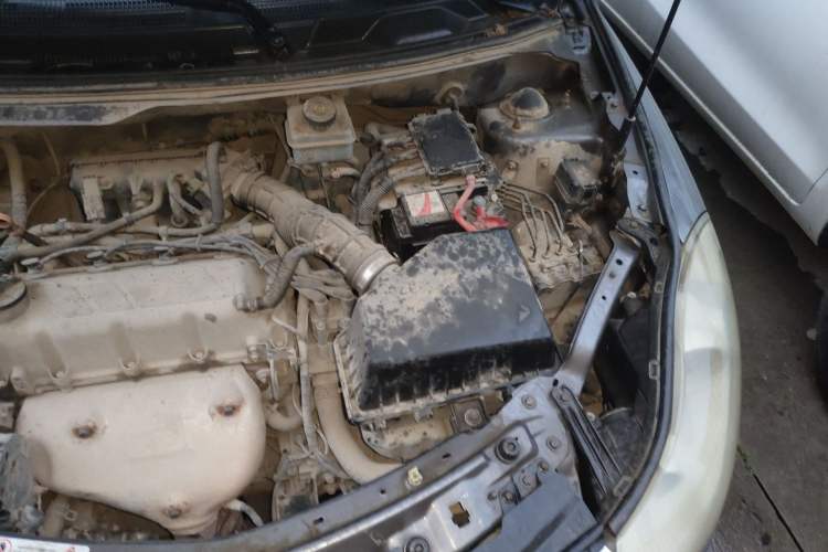Used Chery Fengyun 2 2010 Hatchback 1.5L Ambition Model Engine Bay Left