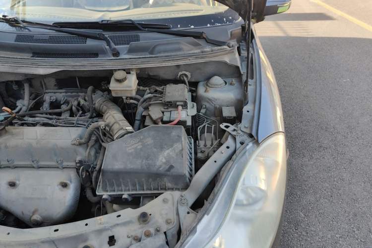 Used Chery Fengyun 2 2010 Hatchback 1.5L Ambition Model Engine Bay Left