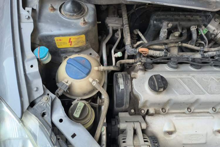 Used Chery Fengyun 2 2010 Hatchback 1.5L Powerful Model Engine Bay Right