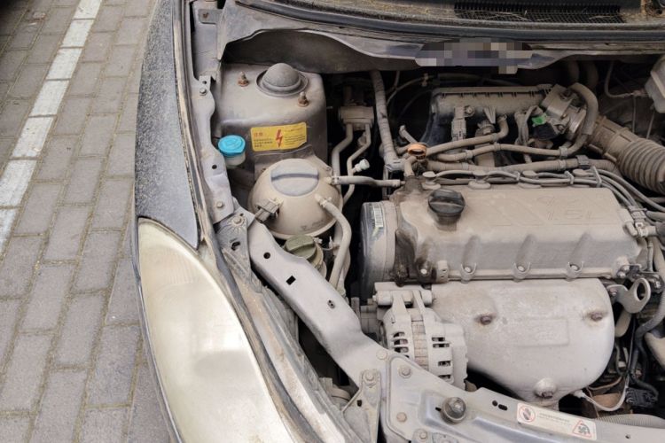 Used Chery Fengyun 2 2010 Hatchback 1.5L Ambition Model Engine Bay Right