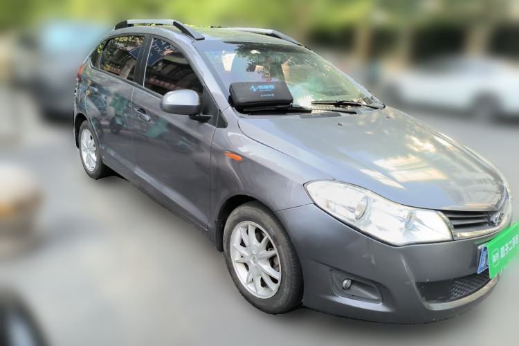 Used Chery Fengyun 2 2010 Hatchback 1.5L Powerful Model Front Right 45 Deg