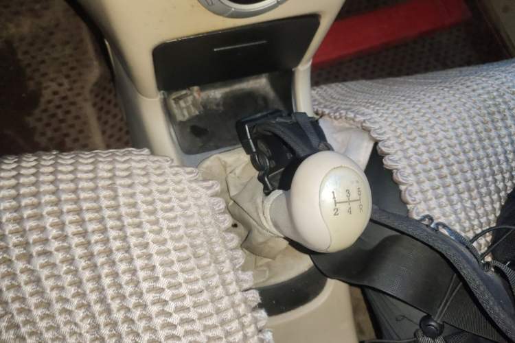 Used Chery Fengyun 2 2010 Hatchback 1.5L Ambition Model Gear Lever