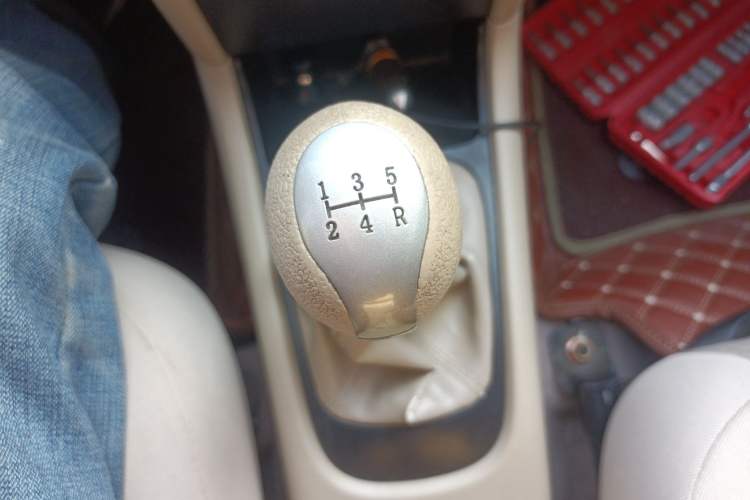 Used Chery Fengyun 2 2010 Hatchback 1.5L Ambition Model Gear Lever
