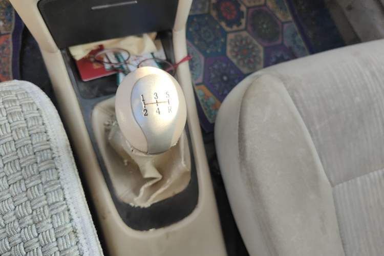 Used Chery Fengyun 2 2010 Hatchback 1.5L Ambition Model Gear Lever