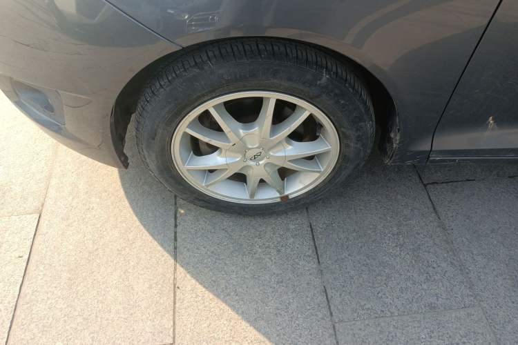 Used Chery Fengyun 2 2010 Hatchback 1.5L Ambition Model Left Front Wheel Hub