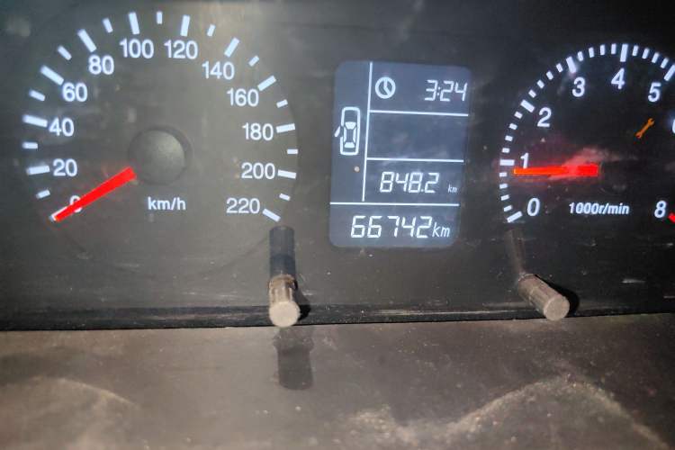 Used Chery Fengyun 2 2010 Hatchback 1.5L Ambition Model Odometer Close Up