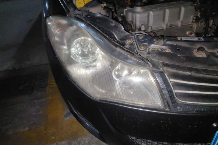 Used Chery Fengyun 2 2010 Hatchback 1.5L Ambition Model Right Front Headlight