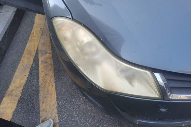 Used Chery Fengyun 2 2010 Hatchback 1.5L Ambition Model Right Front Headlight
