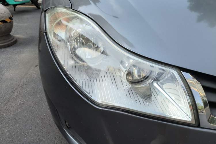 Used Chery Fengyun 2 2010 Hatchback 1.5L Powerful Model Right Front Headlight