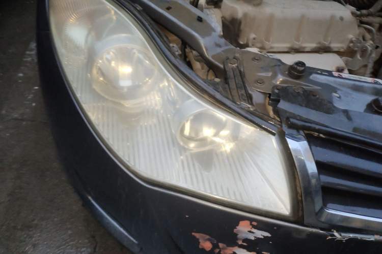 Used Chery Fengyun 2 2010 Hatchback 1.5L Ambition Model Right Front Headlight