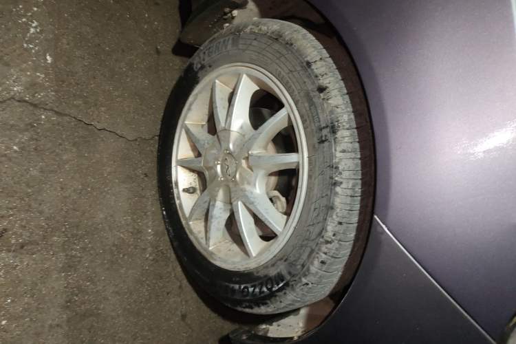 Used Chery Fengyun 2 2010 Hatchback 1.5L Ambition Model Right Front Wheel Hub