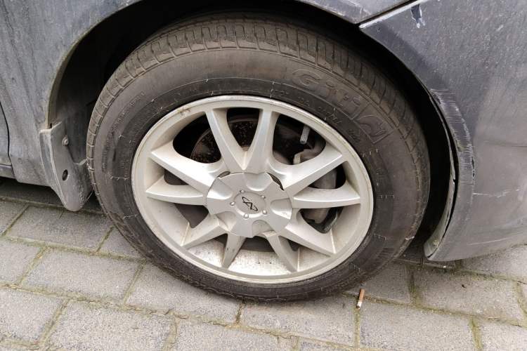 Used Chery Fengyun 2 2010 Hatchback 1.5L Ambition Model Right Front Wheel Hub