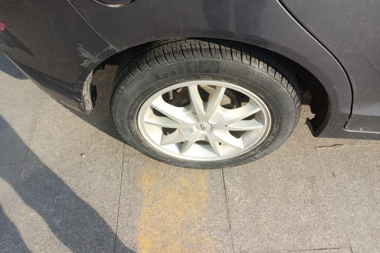 Used Chery Fengyun 2 2010 Hatchback 1.5L Ambition Model Right Rear Wheel Hub