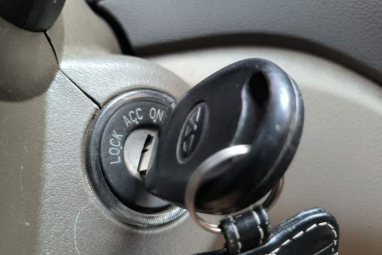 Used Chery Fengyun 2 2010 Hatchback 1.5L Powerful Model Vehicle Key