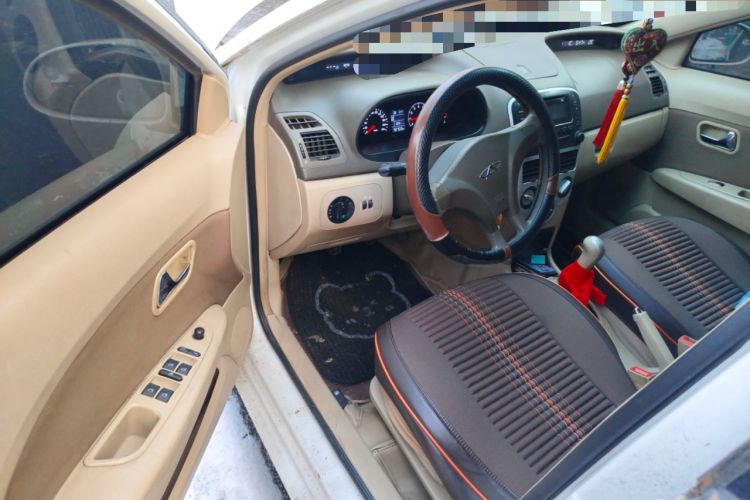 Used Chery Fengyun 2 2010 Hatchback 1.5L Performance Model Driver Seat