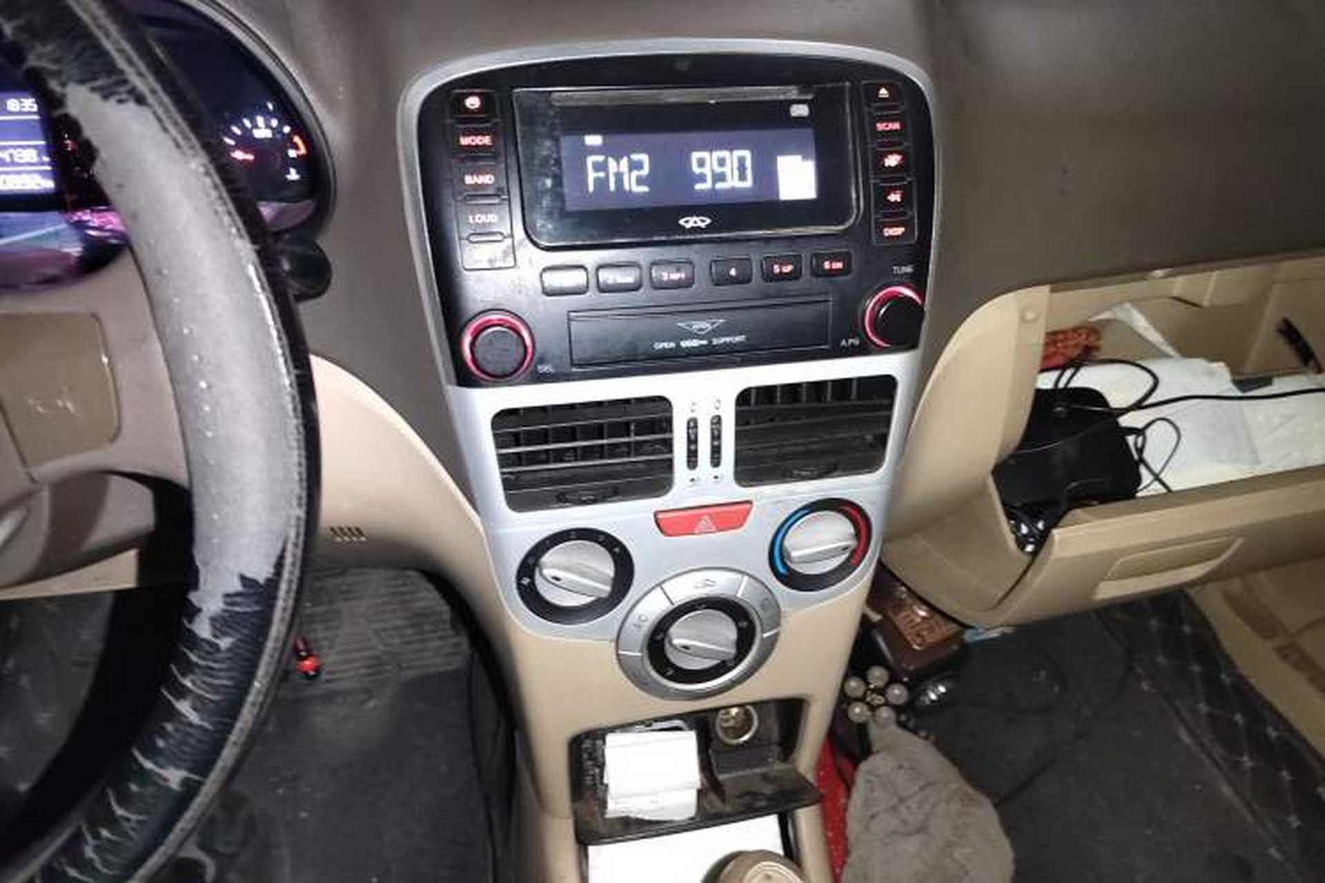 Used Chery Fengyun 2 2010 Hatchback 1.5L Luxury Model Audio And AC Panel