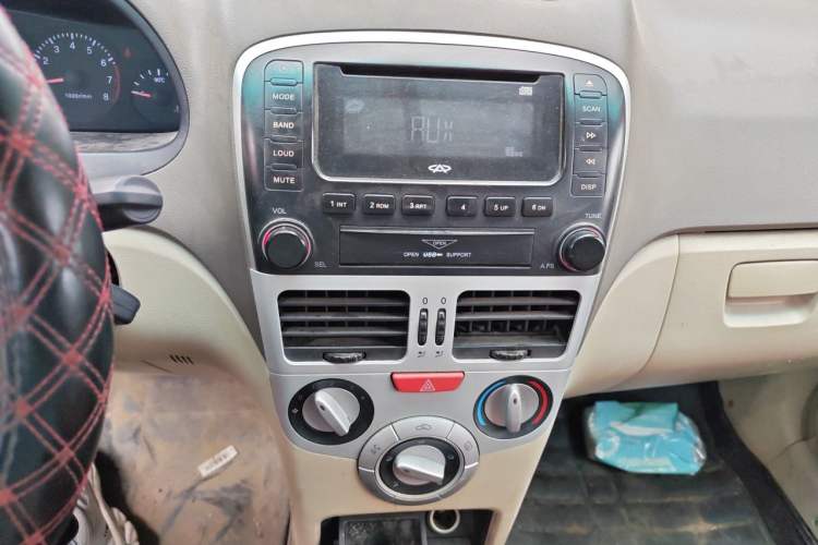 Used Chery Fengyun 2 2010 Hatchback 1.5L Ambition Model Audio And AC Panel
