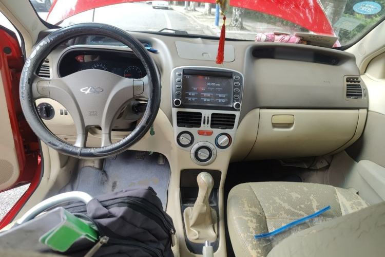 Used Chery Fengyun 2 2010 Hatchback 1.5L Ambition Model Center Console