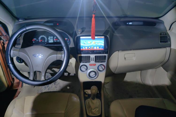 Used Chery Fengyun 2 2010 Hatchback 1.5L Ambition Model Center Console