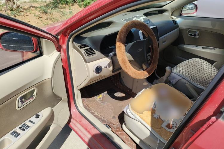 Used Chery Fengyun 2 2010 Hatchback 1.5L Ambition Model Driver Seat