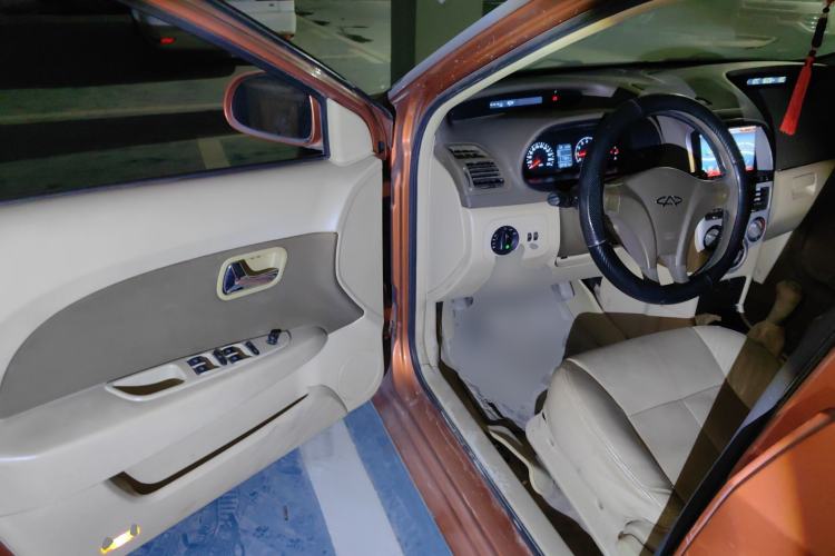 Used Chery Fengyun 2 2010 Hatchback 1.5L Ambition Model Driver Seat