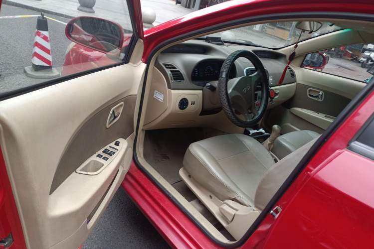 Used Chery Fengyun 2 2010 Hatchback 1.5L Ambition Model Driver Seat