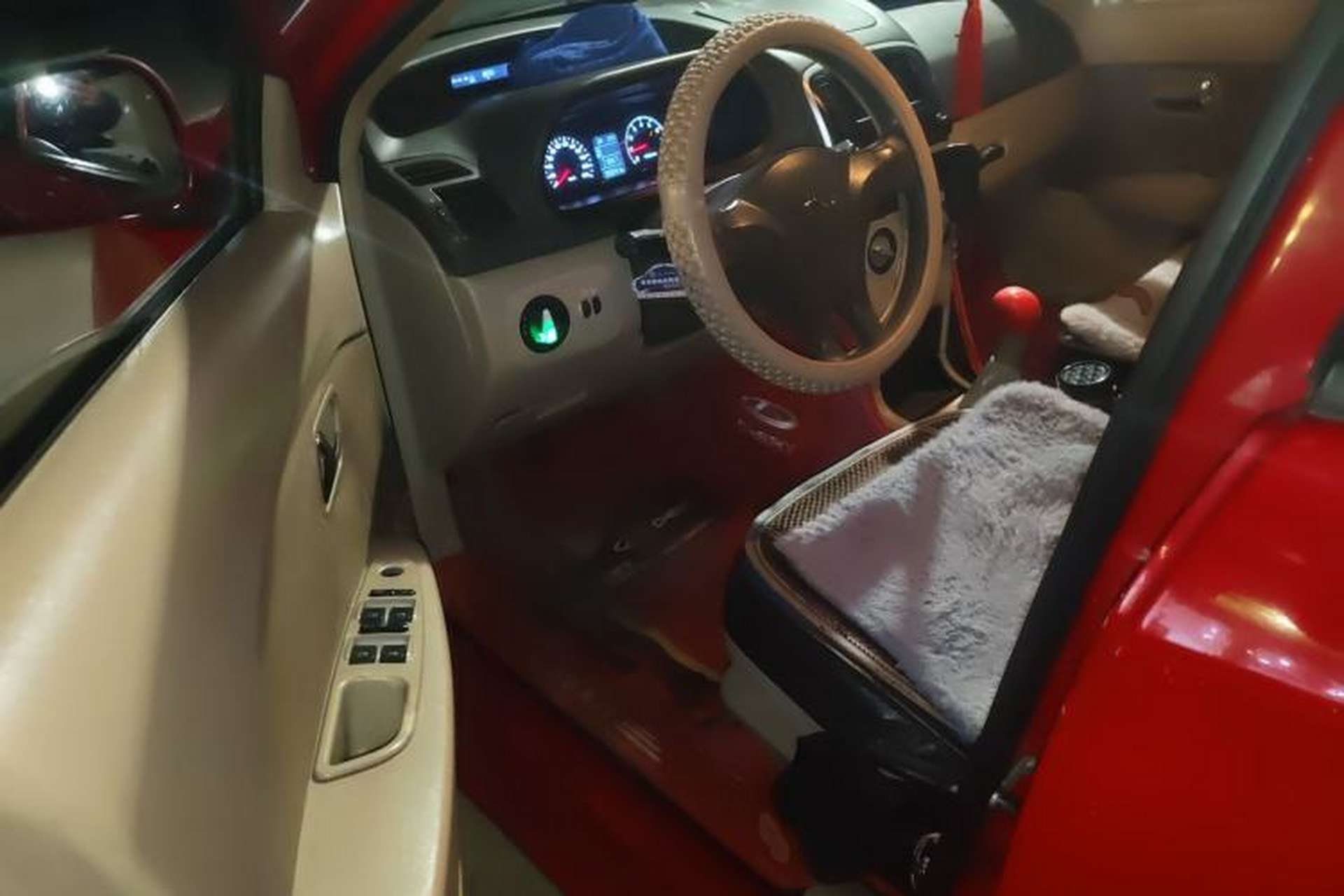 Used Chery Fengyun 2 2010 Hatchback 1.5L Ambition Model Driver Seat