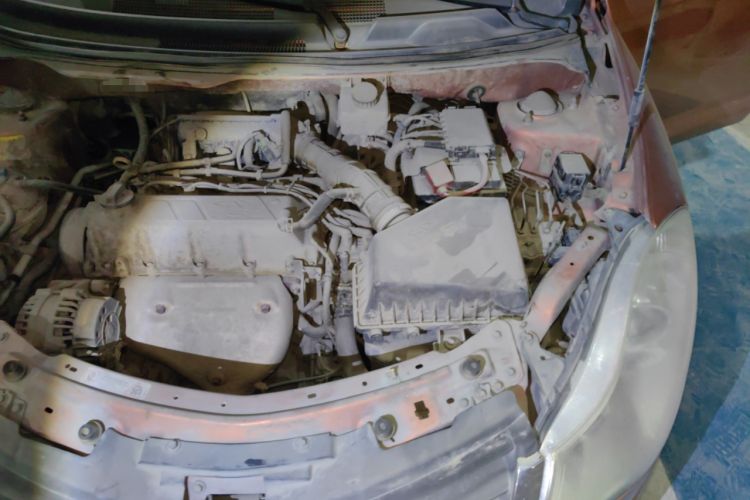 Used Chery Fengyun 2 2010 Hatchback 1.5L Ambition Model Engine Bay Left