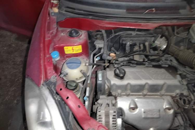 Used Chery Fengyun 2 2010 Hatchback 1.5L Luxury Model Engine Bay Right