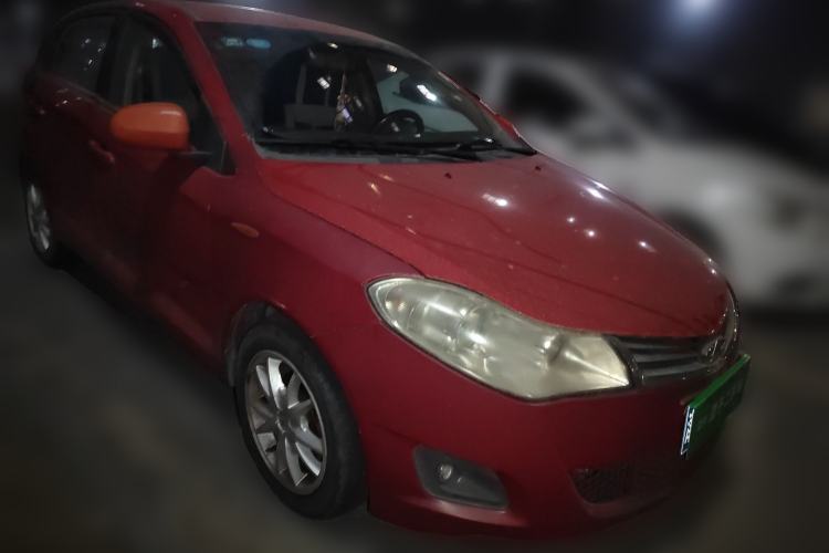 Used Chery Fengyun 2 2010 Hatchback 1.5L Luxury Model Front Right 45 Deg