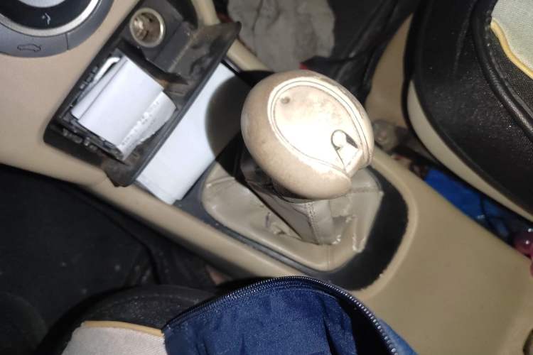 Used Chery Fengyun 2 2010 Hatchback 1.5L Luxury Model Gear Lever