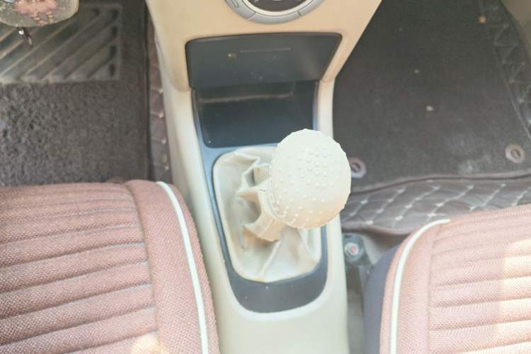 Used Chery Fengyun 2 2010 Hatchback 1.5L Ambition Model Gear Lever