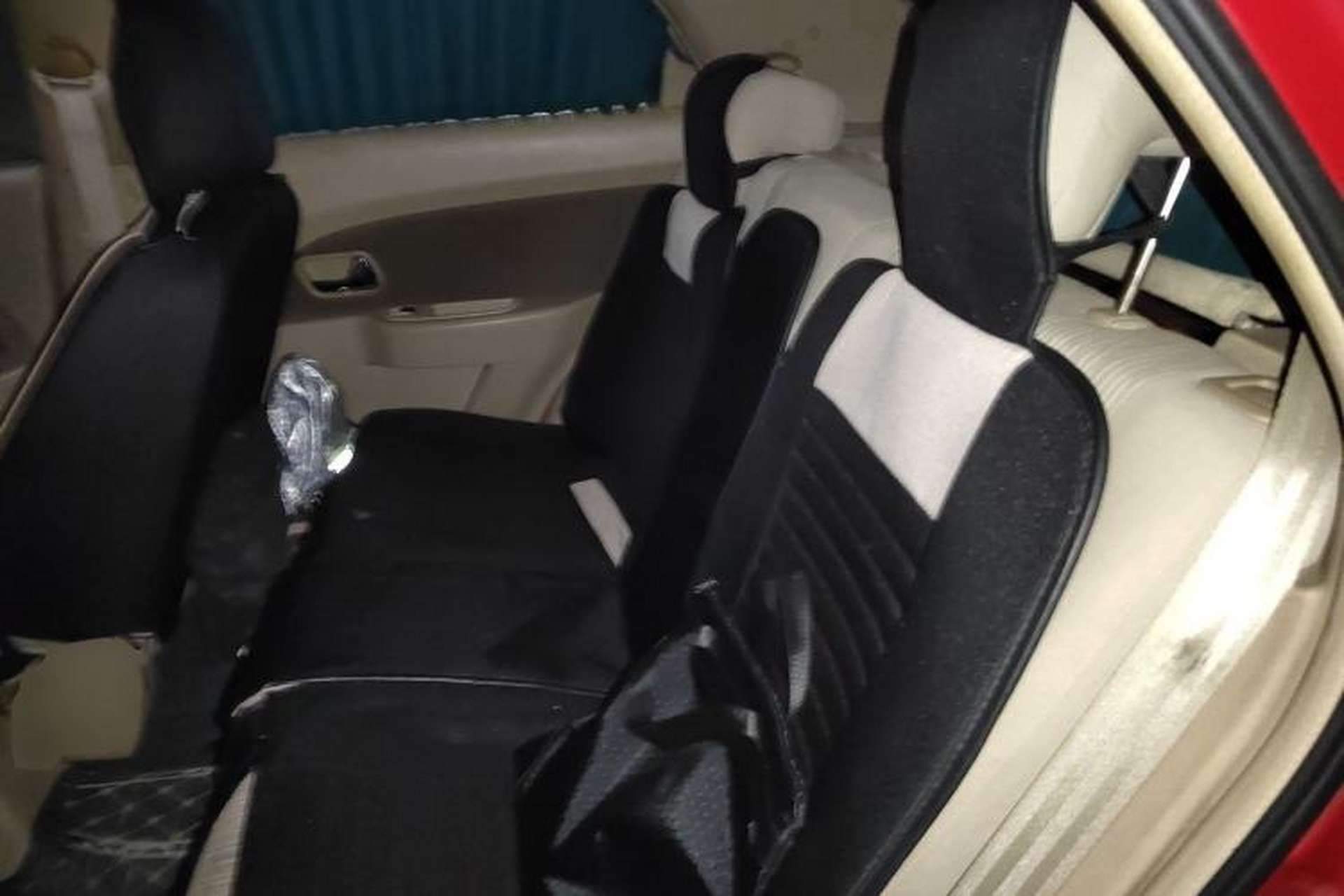 Used Chery Fengyun 2 2010 Hatchback 1.5L Luxury Model Left Rear Seat