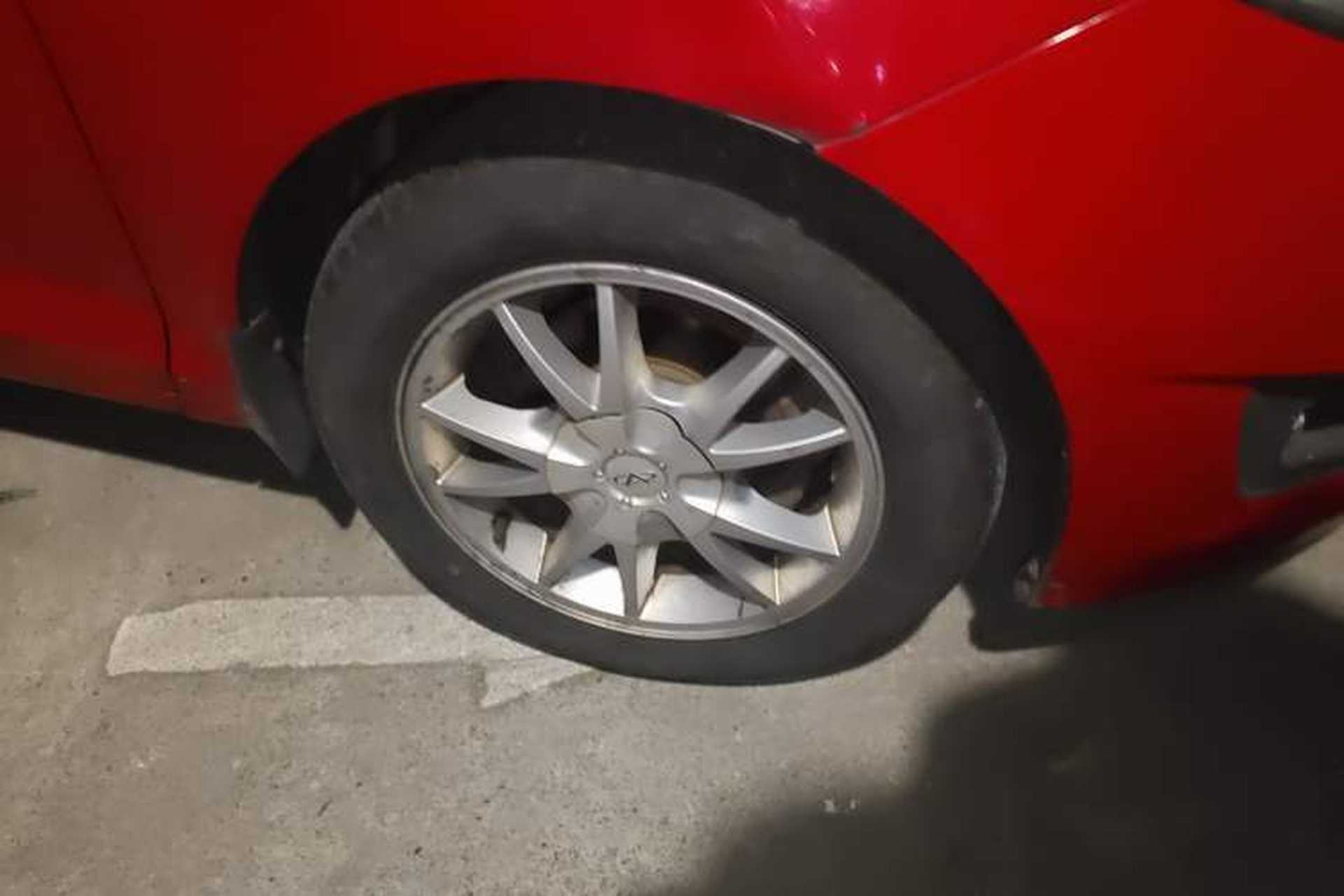 Used Chery Fengyun 2 2010 Hatchback 1.5L Ambition Model Right Front Wheel Hub