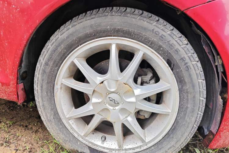 Used Chery Fengyun 2 2010 Hatchback 1.5L Ambition Model Right Front Wheel Hub